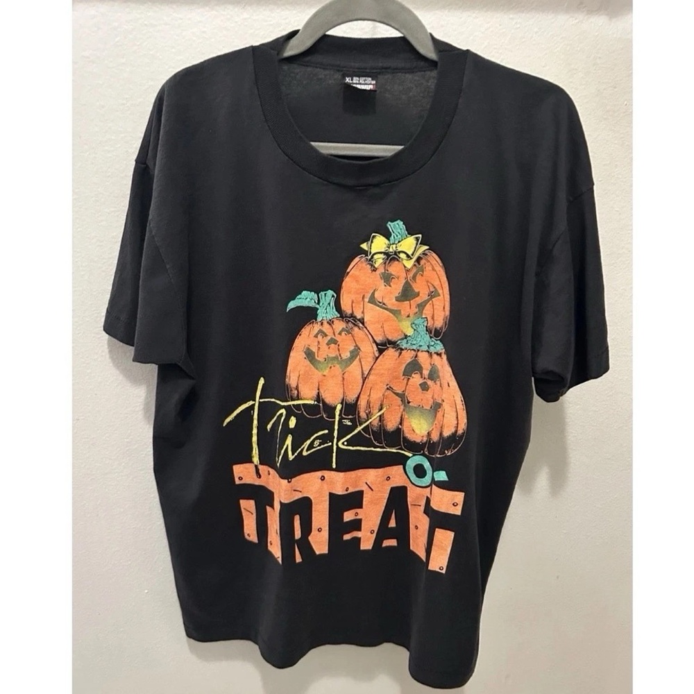 🎃VTG 1987 Halloween Pumpkin “Trick Or Treat” Single Stitch Screen Stars Tee